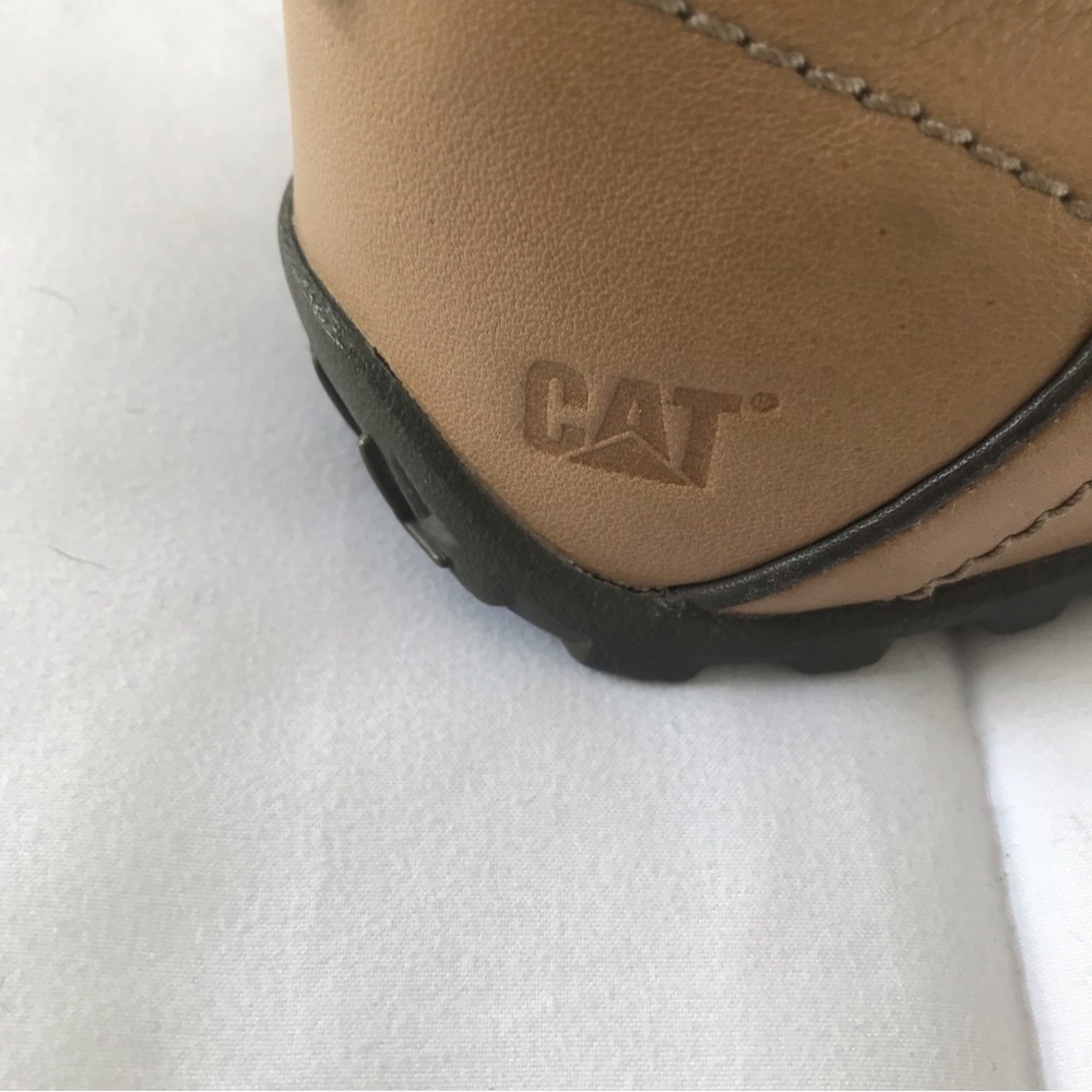 NWOT Caterpillar Inc. Mary Janes. Size 6. - Picture 9 of 16